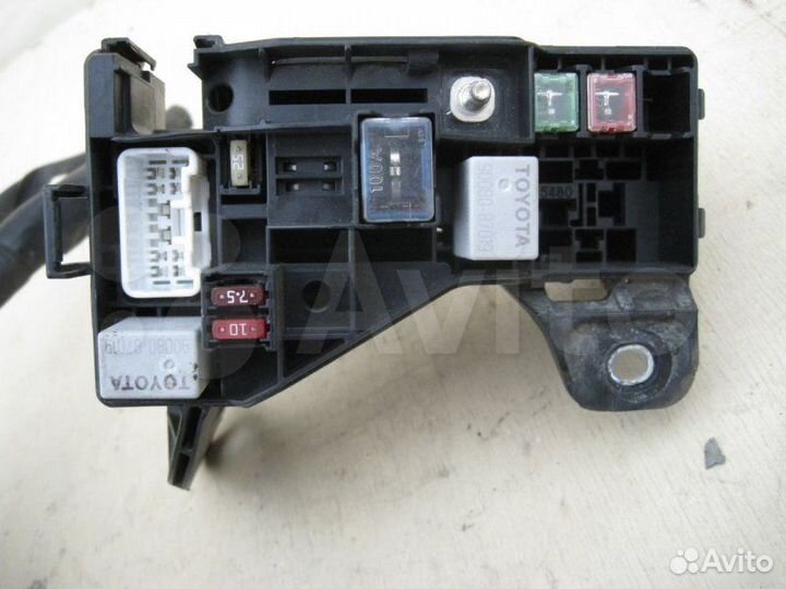 Блок предохранителей Toyota Corolla Verso