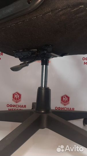 Кресло офисное компьютерное ст79