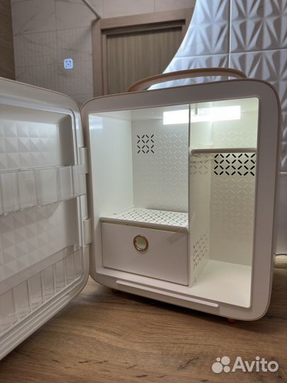 Холодильник для косметики