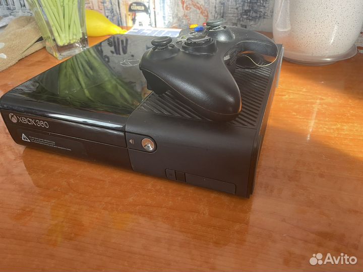 Xbox 360 + 7 игр