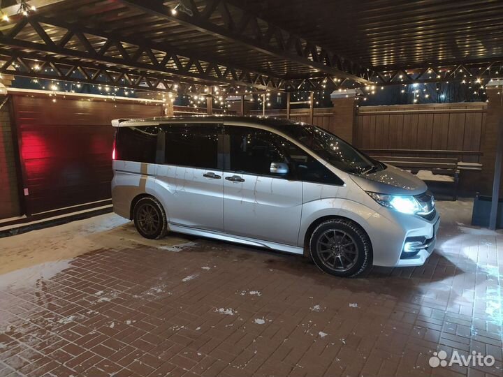 Honda Stepwgn 1.5 CVT, 2015, 91 000 км