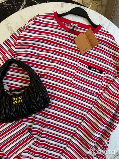 Стильная футболка Miu Miu