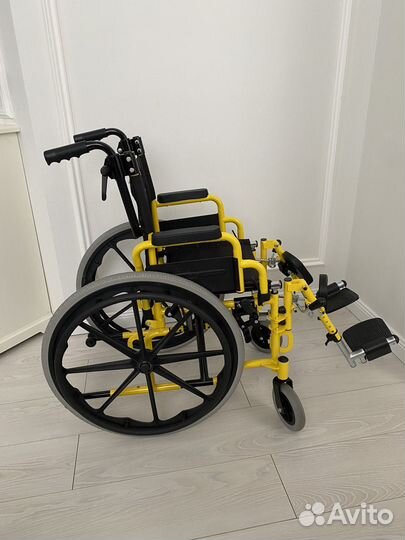 Детская инвалидная коляска
