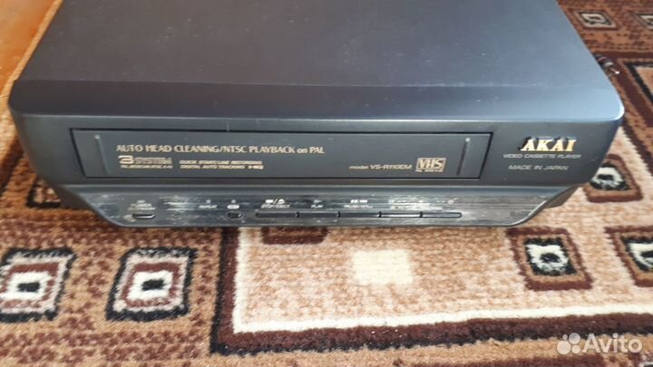 Продаётся касетный видеоплеер akai