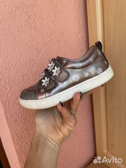 Продам ботинки на девочку