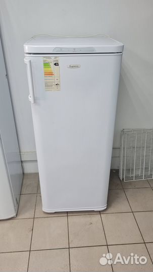 Морозилка вертикальная