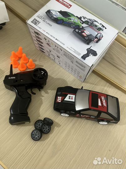 Машинка на радиоуправлении дрифт