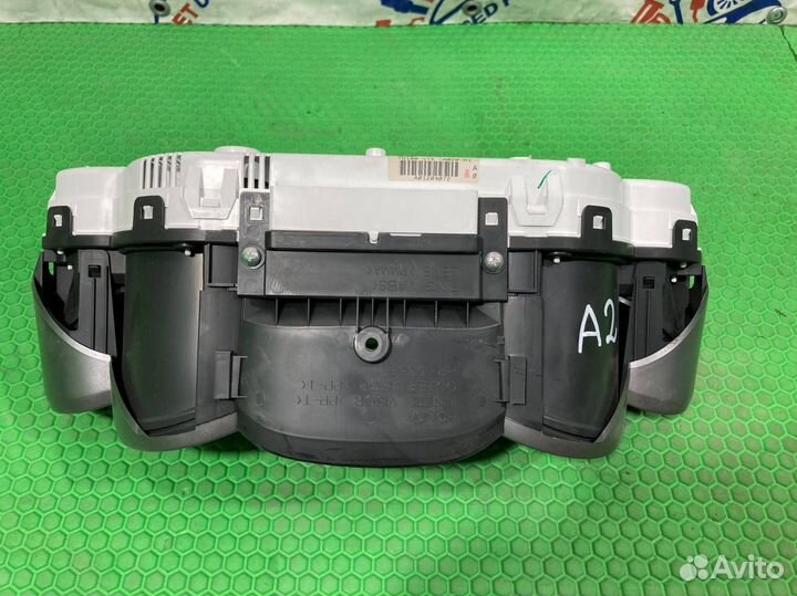 Щиток приборов (спидометр) панель Acura Mdx YD2