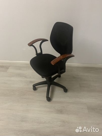 Компьютерное кресло Бюрократ