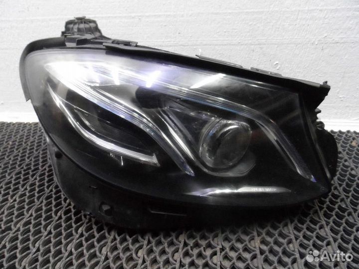 Фара левая Mercedes-Benz E-Class