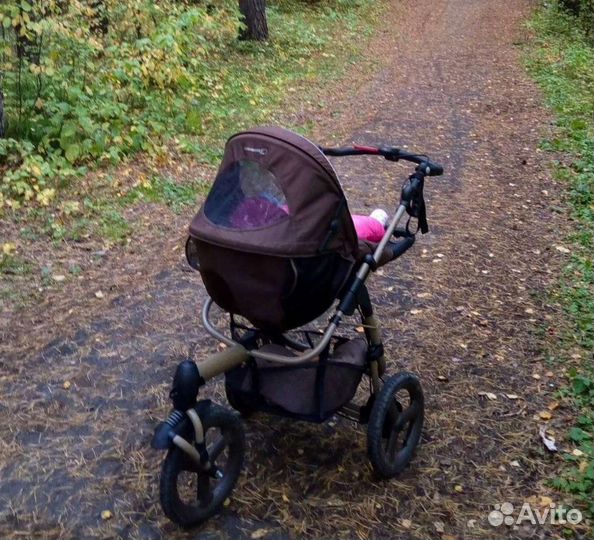 Коляска трехколесная