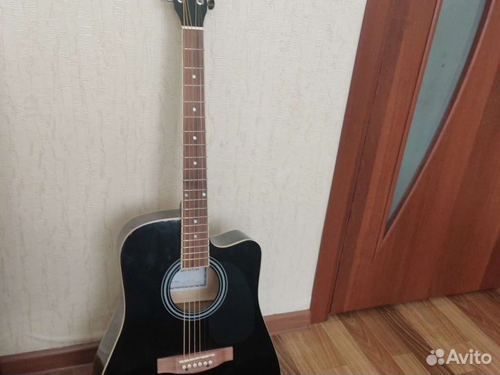Акустическая гитара (новая)