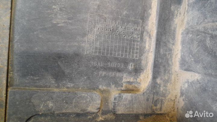 Подставка под аккумулятор Ford Focus 1