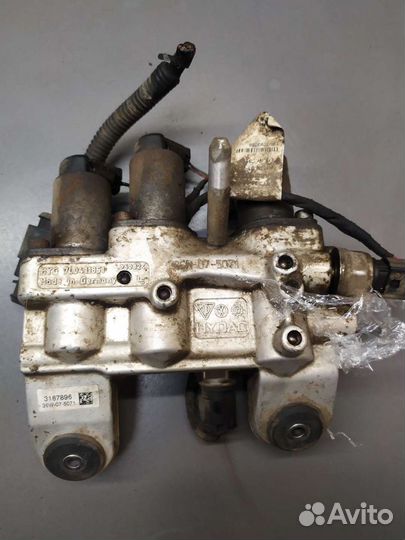 Блок клапанов активной подвески Porsche Cayenne