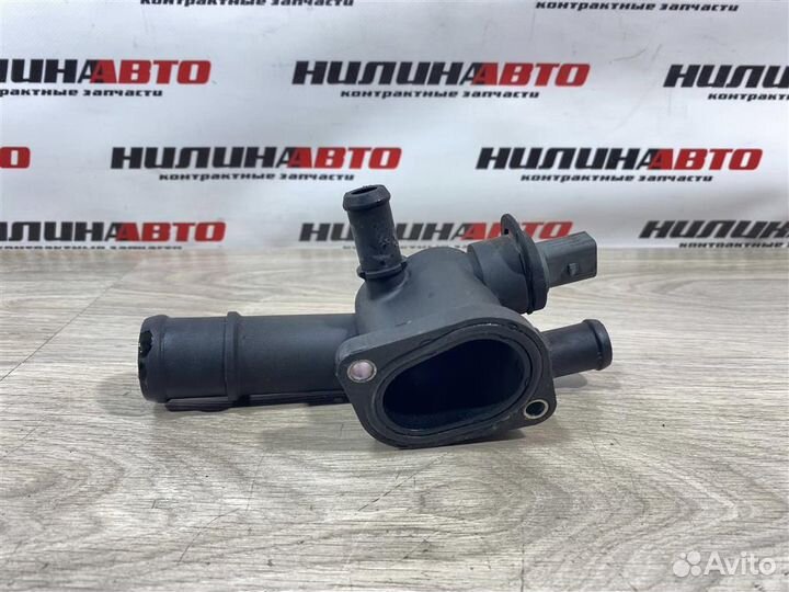 Фланец системы охлаждения Шкода Октавия А5