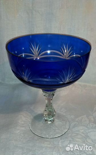 Ваза, конфетница, синее стекло, резьба