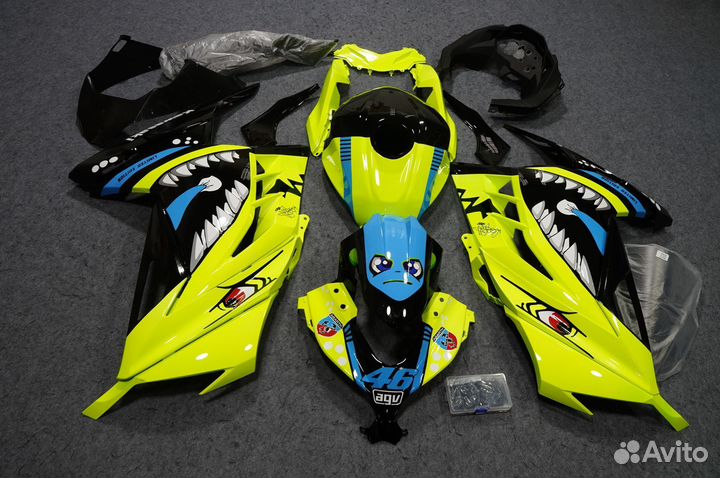 Комплект пластика на Kawasaki ninja 300 2013-2017