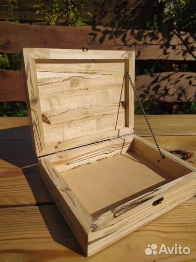 Шкатулка ручной работы из шпальтовой березы