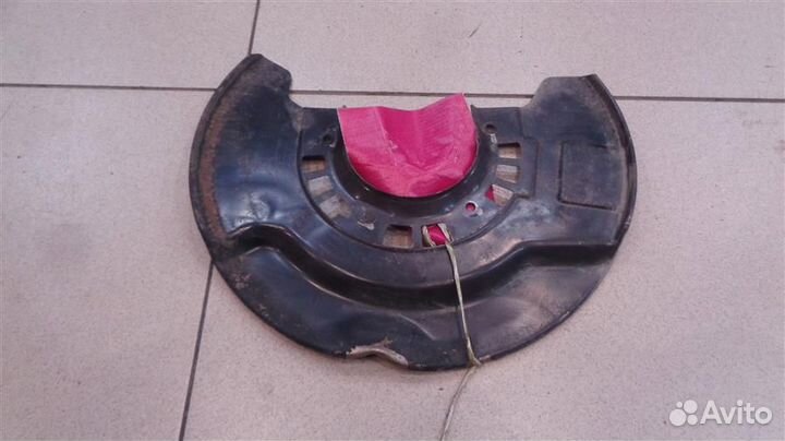 Пыльник тормозного диска передний правый Chrysler