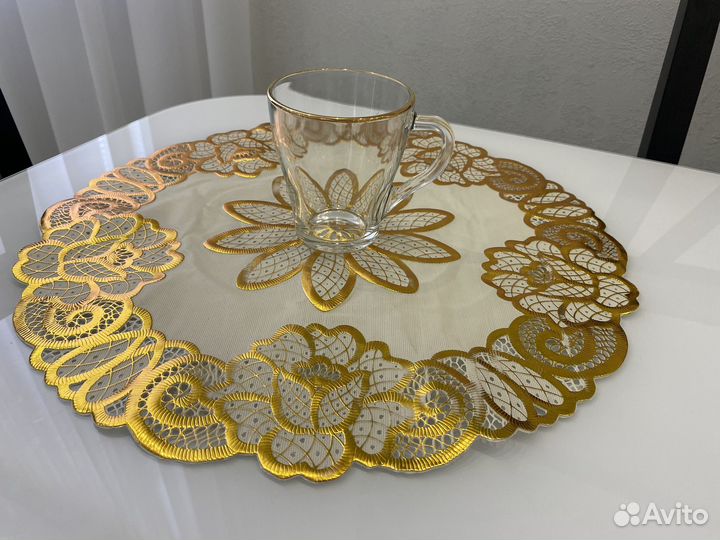 Две чашки с салфетками