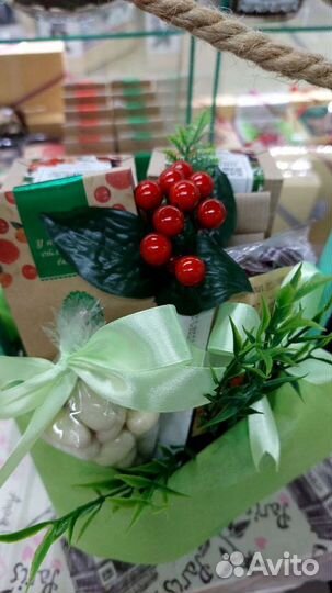 Подарки с чаем, кофе и сладостями