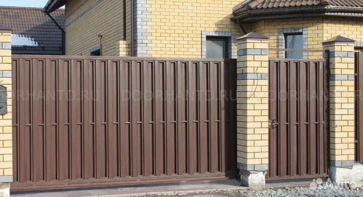 Забор из профнастила для дома качественно