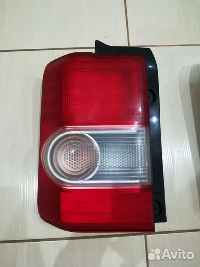 Фары задние Toyota Pixis Space