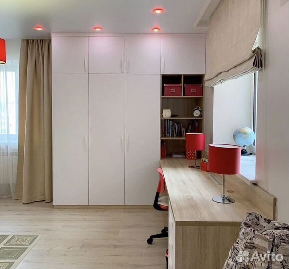 Детский письменный стол