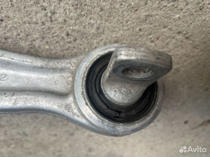 Б\у Поперечные передние рычаги на tesla 3(2шт)