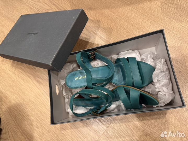 Кожаные босоножки 38 39 Minelli