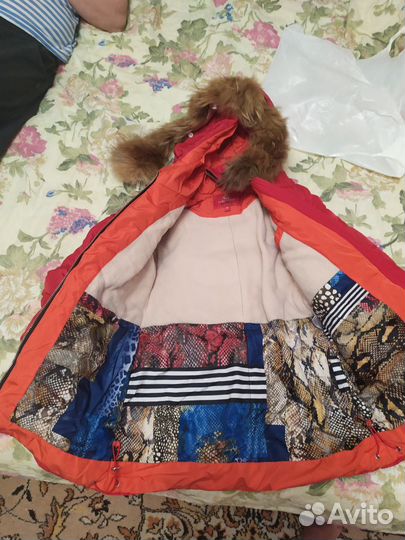 Продам зимний пуховик для девочки