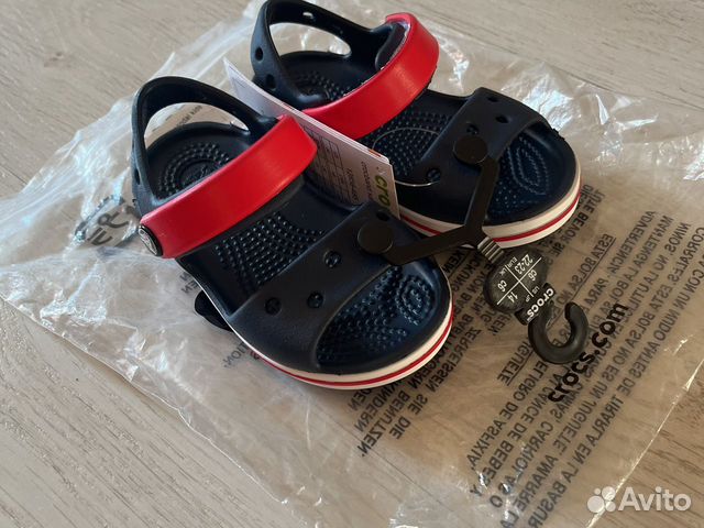 Сандали новые крокс