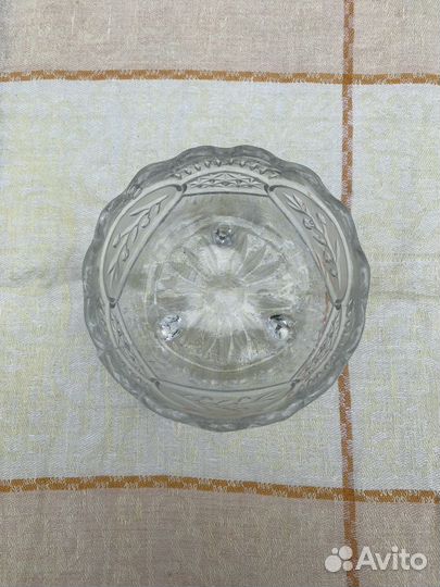 Хрустальная конфетница на ножке