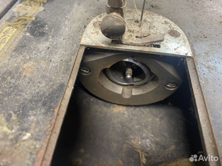 Швейная машинка зингер