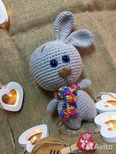 Вязанная мягкая игрушка амигуруми «Зая»