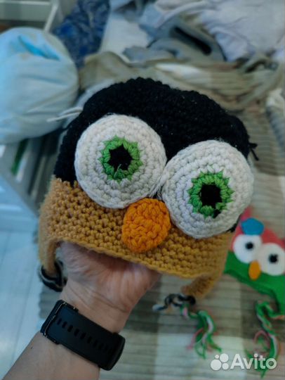 Детские вязаные шапки сова и пингвин