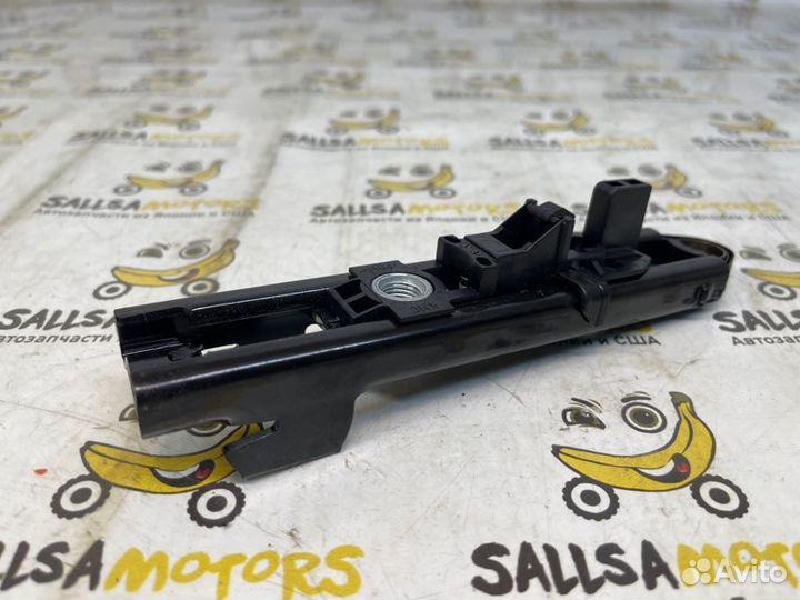 Кронштейн ремня безопасности передний Volkswagen