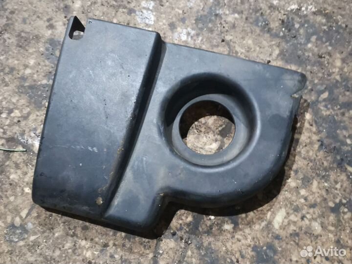 Крышка (Накладка) бачка гур Passat B5 1.8 Awt