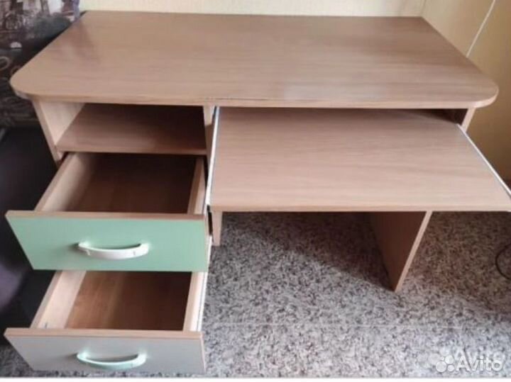 Компьютерный стол