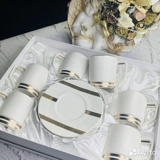 Набор чайных кружек с блюдцами на 6 персон