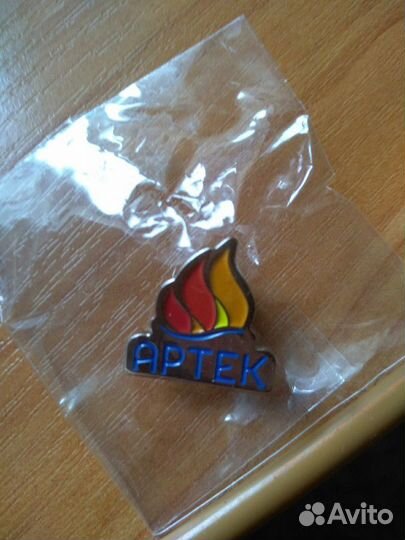 Значок Артек