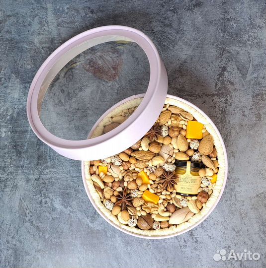 Бокс с орехами