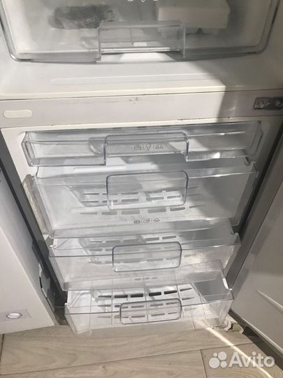 Холодильник LG с системой no-frost. цвет серый