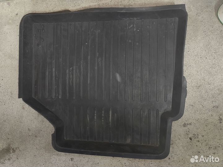 Коврики для машины универсальные