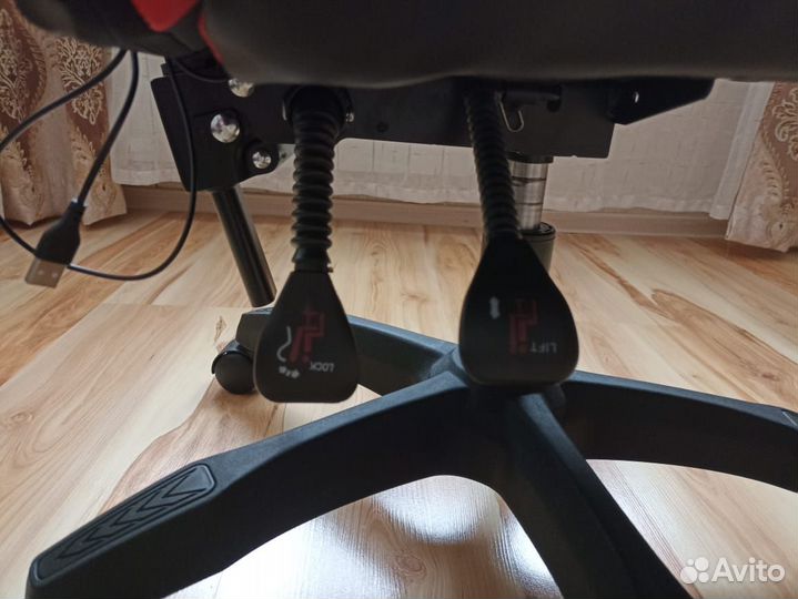 Игровой компьютерный стул