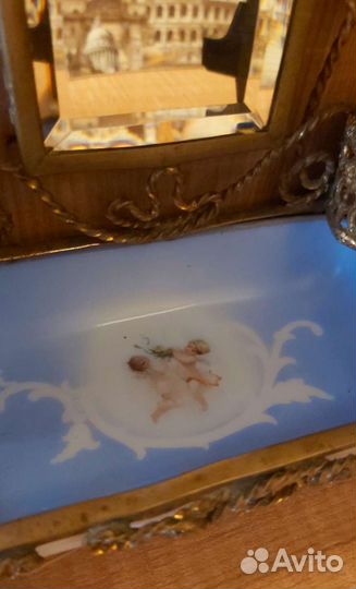 Старинная шкатулка-витрина