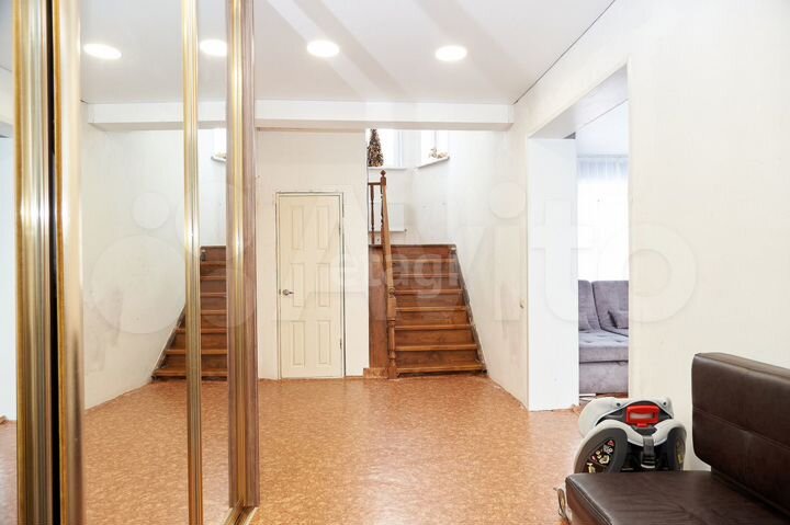 Дом 209,3 м² на участке 10 сот.