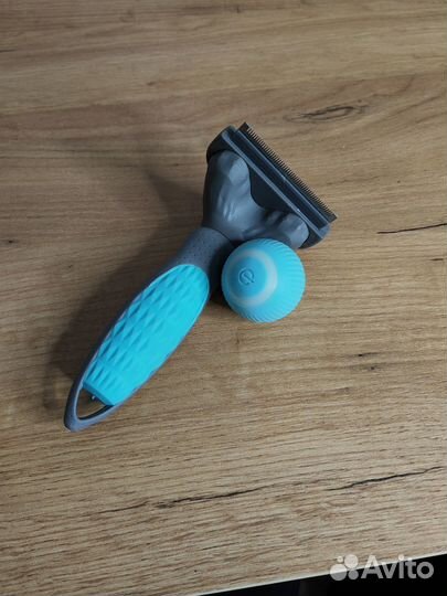 Интерактивная игрушка для кошек + щетка