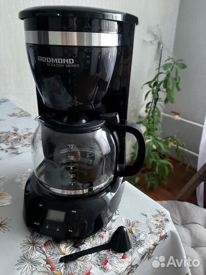 Кофеварка Redmond RSM-1510