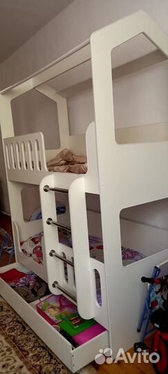 Двухъярусная кровать в детскую